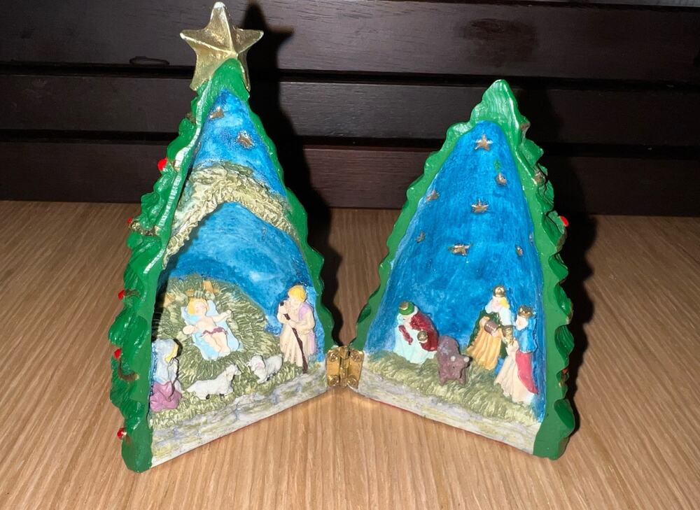Vintage Christmas Tree Creche Made In Thailand Hinged Tree With Creche Inside